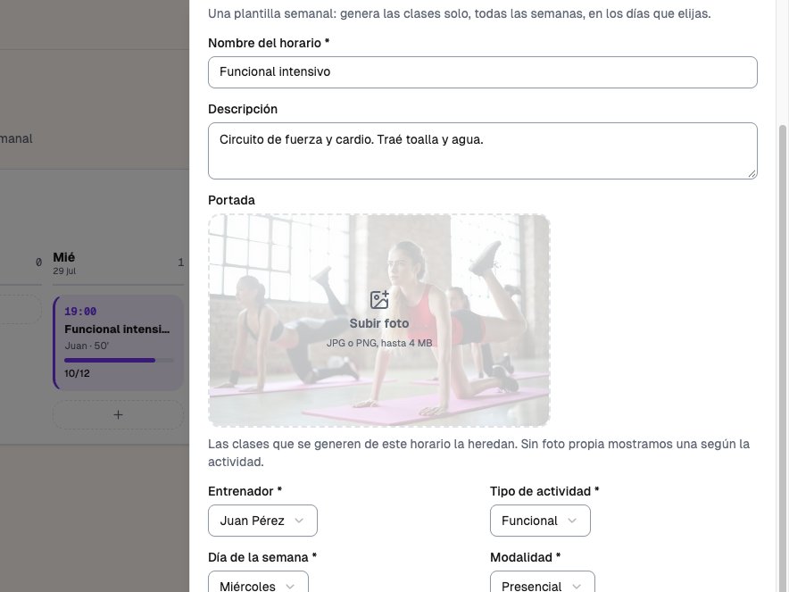 Alta de una clase recurrente en el CRM: nombre, descripción, portada, entrenador y día de la semana